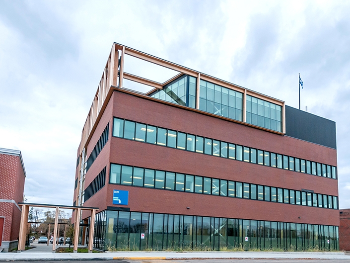 NOUVEL ÉDIFICE DE REVENU QUÉBEC À JONQUIÈRE – 11,3 M$
